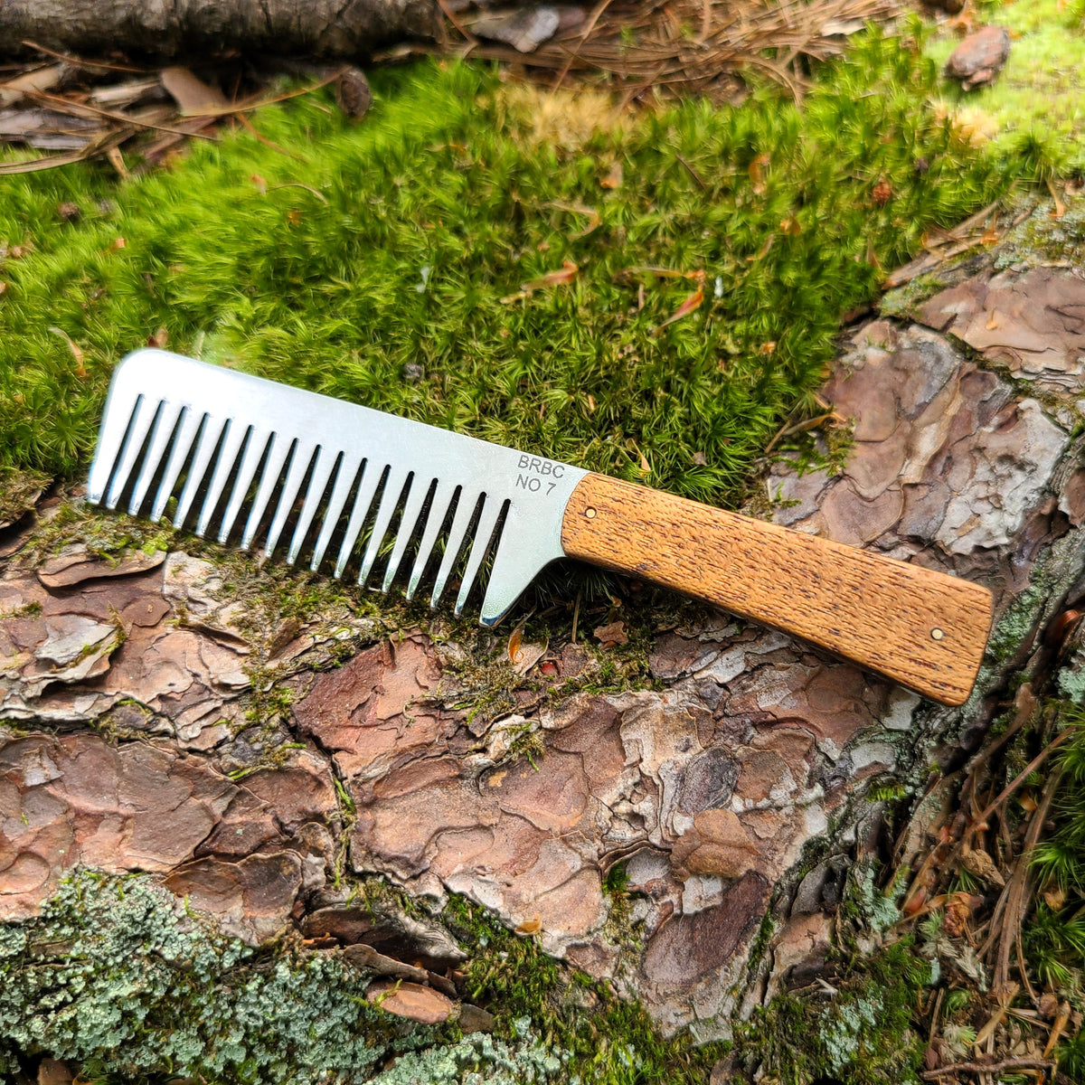 No. 7 stainless steel beard comb with a natural mahogany wood handle