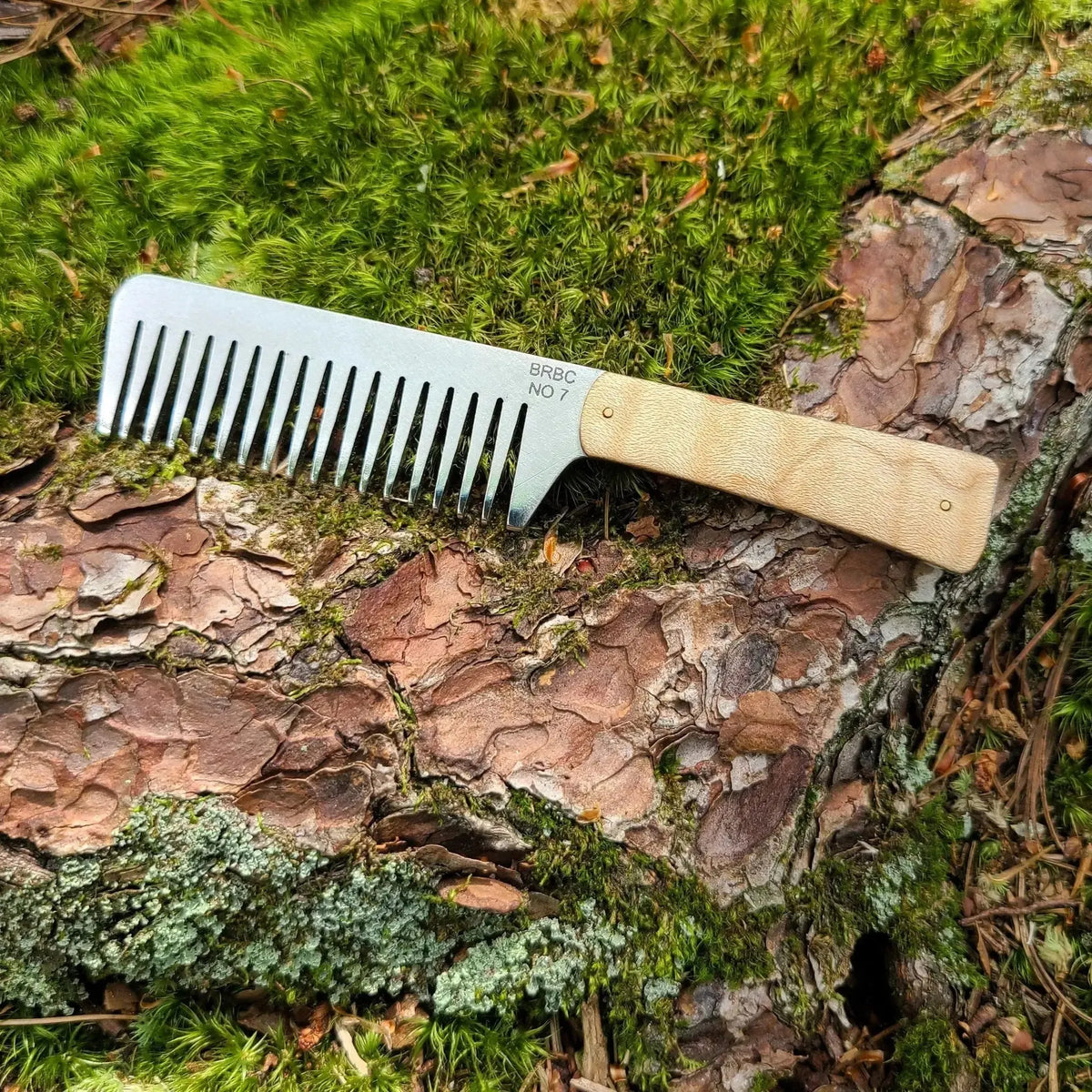 No. 7 stainless steel beard comb with a natural maple wood handle